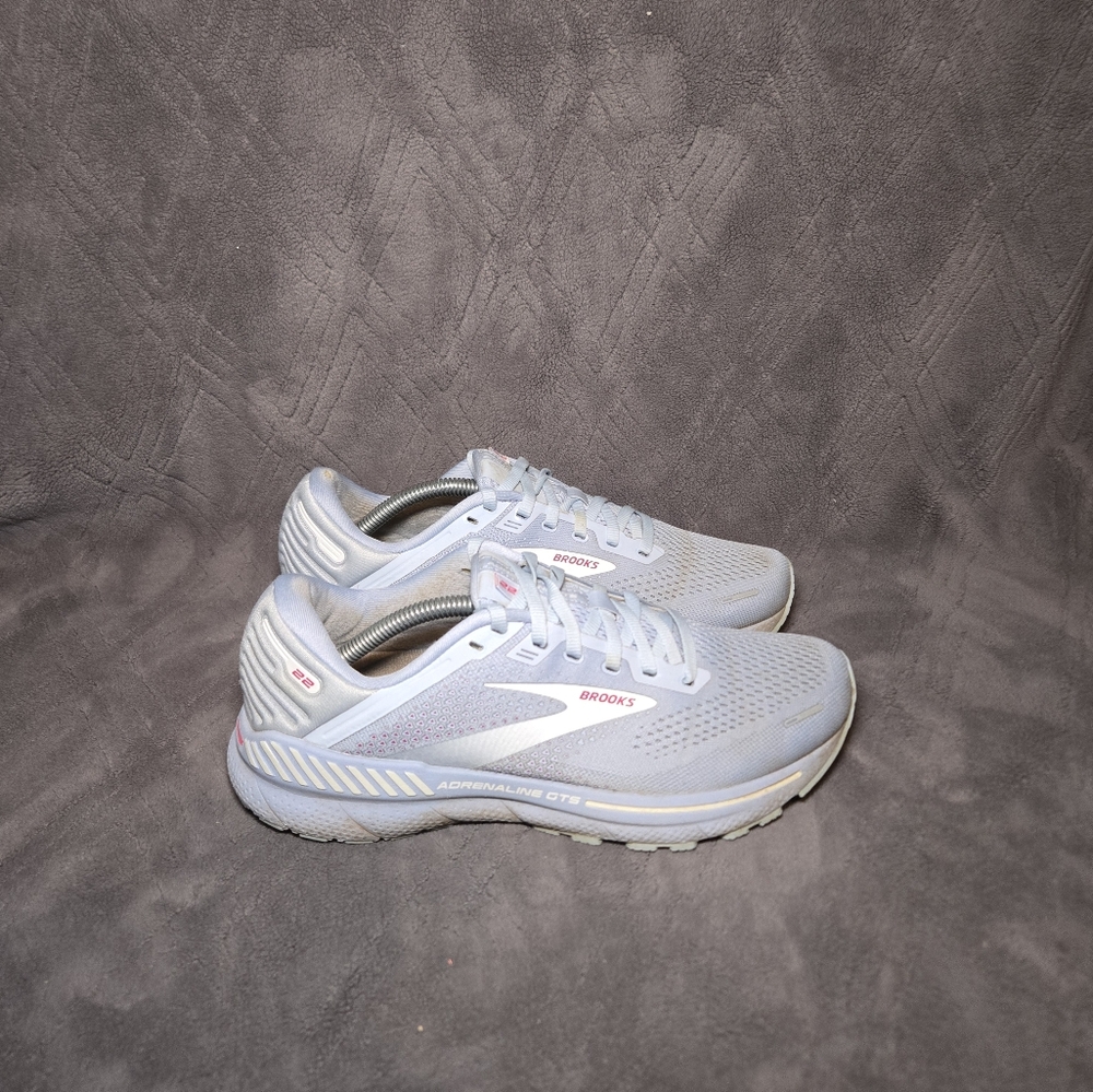 Brooks Women's Light Gray and White Athletic Running Shoes